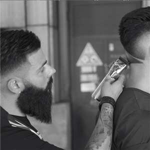 BaByliss PRO ChromFX vezetékes / vezeték nélküli hajnyíró ezüst