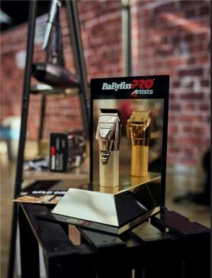 BaByliss PRO GOLDFX vezetékes / vezeték nélküli fém hajnyíró