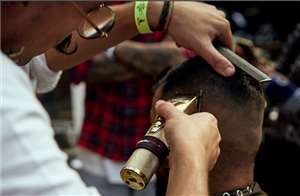 BaByliss PRO GOLDFX vezetékes / vezeték nélküli fém hajnyíró